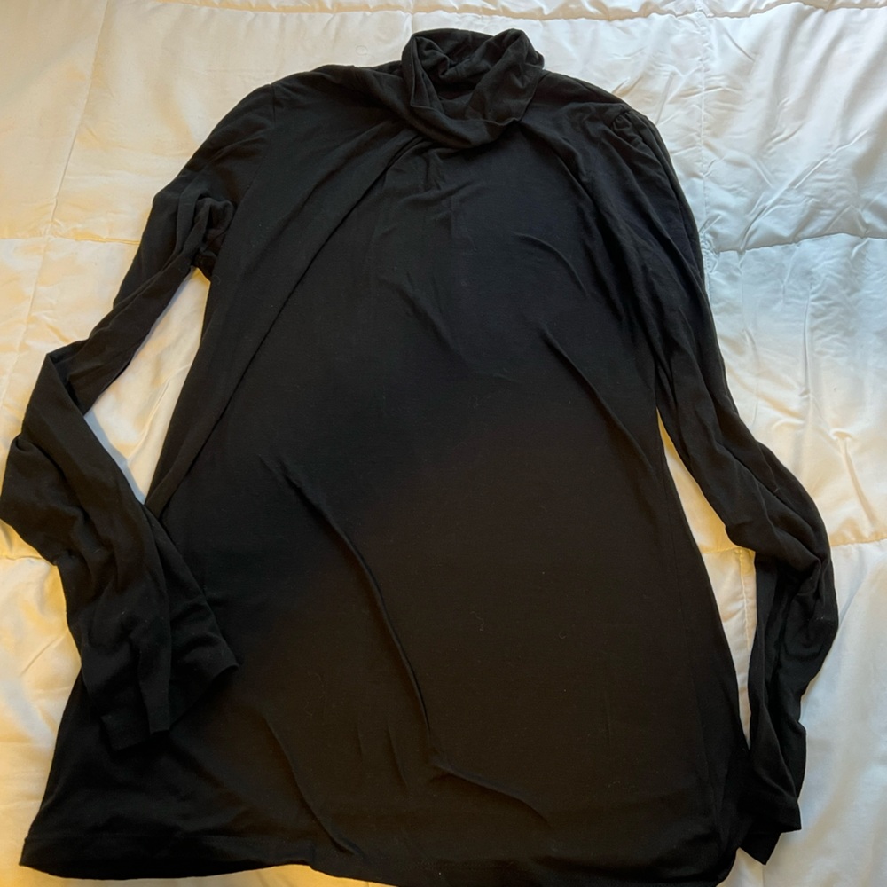 Gap Women’s Black Turtleneck top